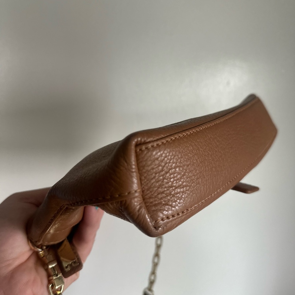 Tory Burch pebbled Leather Robinson Crossbody Bag - Picture 7 of 10